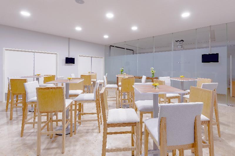 Hotel Nh Puebla Finsa Zewnętrze zdjęcie